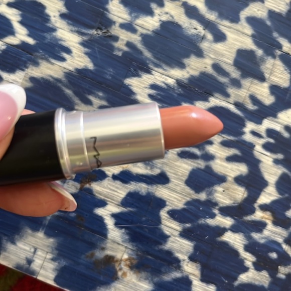 MAC Cosmetics Cream Lipstick Satin Finish - Picture 3 of 3